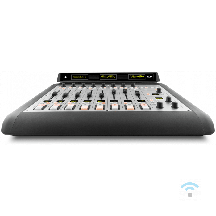 Axia_iQx_FrontLow Console Axia iQx – Image 3